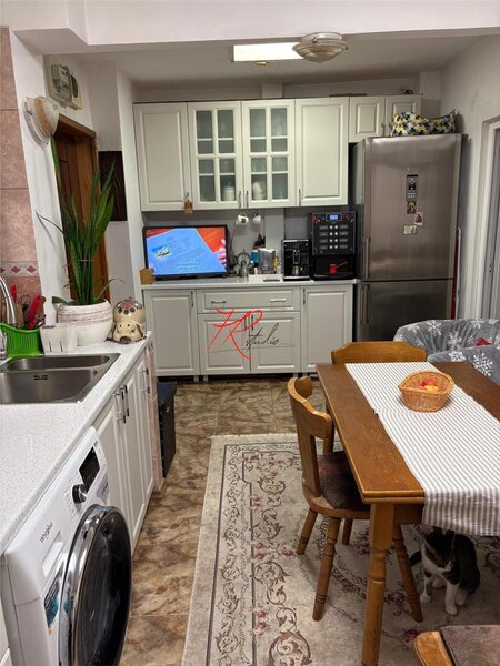 Doamna Ghica, vanzare apartament 3 camere.