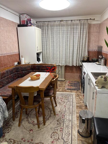 Doamna Ghica, vanzare apartament 3 camere.