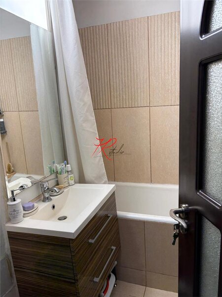 Doamna Ghica, vanzare apartament 3 camere.